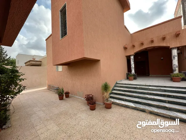 250 m2 4 Bedrooms Townhouse for Rent in Tripoli Hay Demsheq