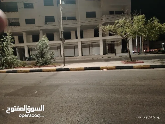 مخازن عدد 2 للبيع مساحتها حوالي 90م ل واحد ع شارع بغداد الدولي بقرب من صالة الشرق بناء جديد يوجر 700