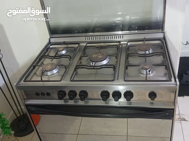 غاز يونيفرسال قياس 90 بحاله ممتازه للبيع بسبب السفر