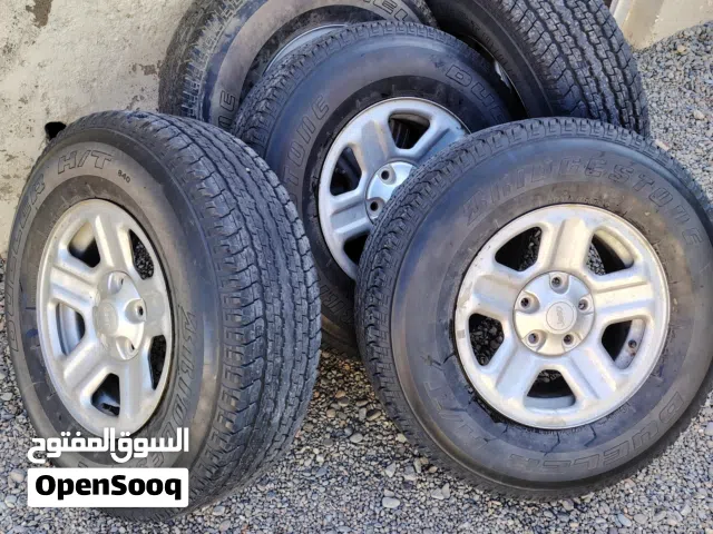 للبيع او للبدل ب مثد رنجات رانجلر 2015وكالة طقم 5 مع الطوس والاطارات برجستن وكاله