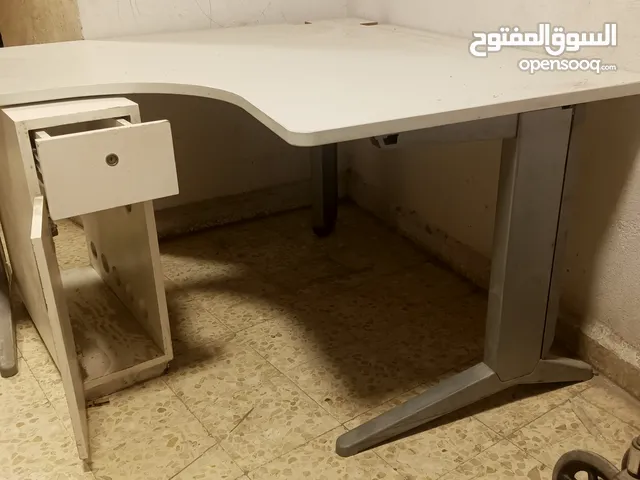مكتب للبيع