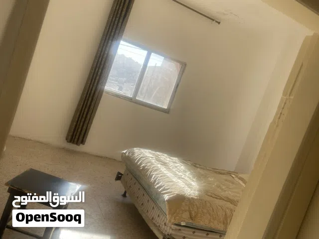 منزل للبيع طابق مخازن وشقتين
