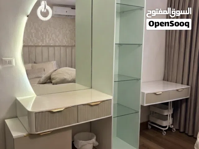 تسريحة مع مكتب