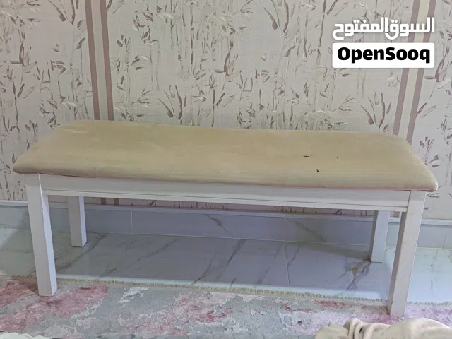 كرسي مكمل للاثاث