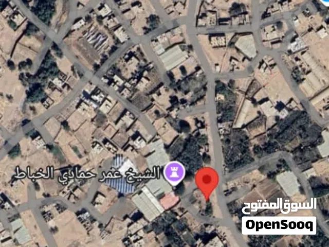 مساحة الارض 13.50 ثلاثة عشر لبنة ونص على خط دار الحجر قريب الزفلت في جدر وقريب دار الحجر أرض مسورة