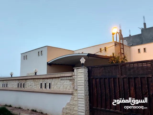 120 m2 3 Bedrooms Townhouse for Sale in Tripoli Al-Bivio