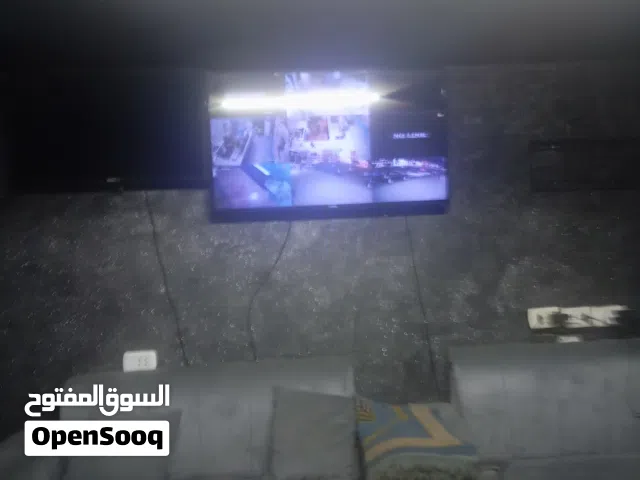 قهوه تعمل بشكل جيد جدا بتبيع خمسه كيلو قهوه على شارع رئيسي مواقف ثلاجات افريز مكاينات. سلش 5