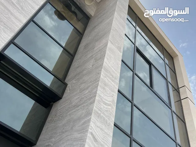 فيلا للبيع في الحوشي سوبرديلوكس 5 غرف نوم ماستر