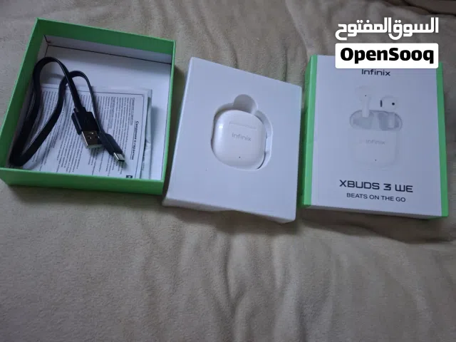 سماعه بلوتوث انفنيكس مستخدمها اسبوعين ومعا علبتها والثانيه بعلبتها وفيها واحده والثانيه ضايعه مجانيه