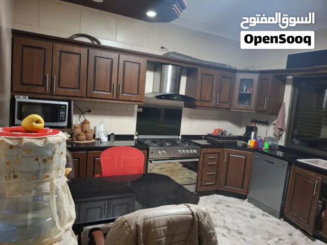 شقة طابقيه مميزة للايجار في مرج الحمام
