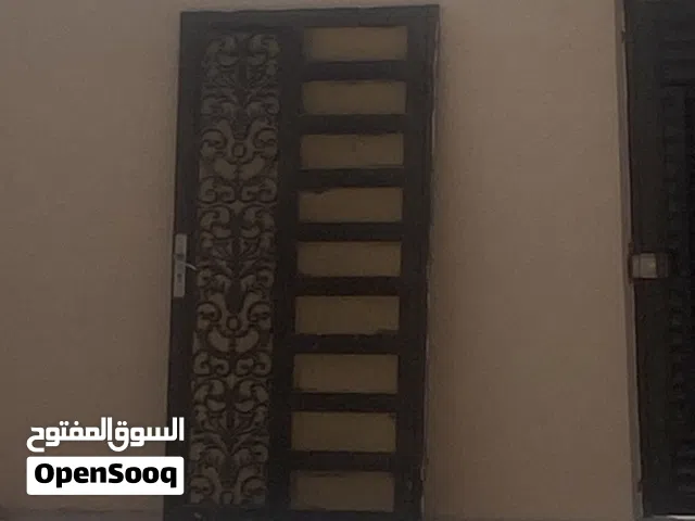 للبيع باب حديد وكاست المنيوم