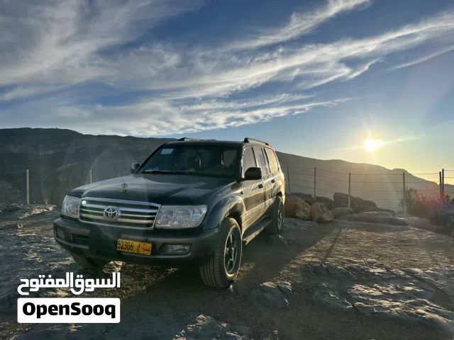 1999 Toyota Land Cruiser VXR SUV with Full Features and Off Road capability.