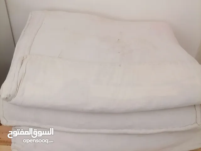 فرشات صوف عدد2 و لحاف صوف عدد2 مستعمل للبيع بسعر حرق