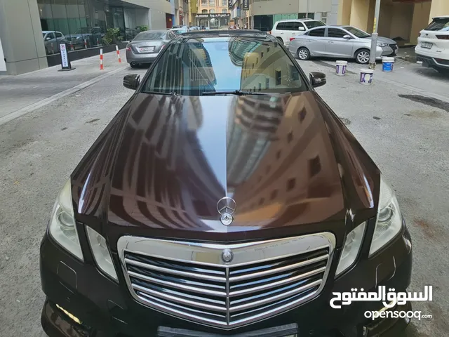 very clean inside and out, well-maintained and in excellent condition.AMG Kit