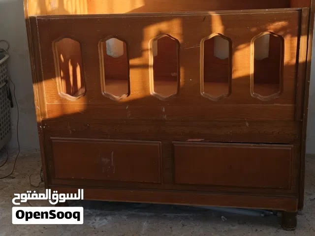 تخت بيبي خشب بلوط مفصل عند النجار 90دينار قابل للتفاوض
