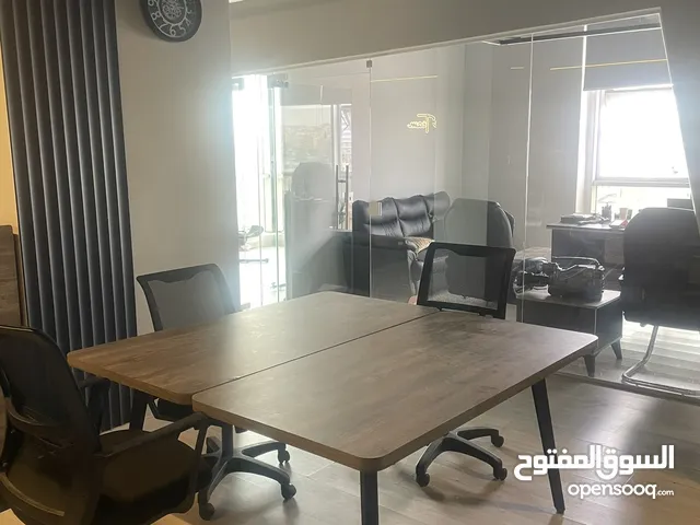 مكتب مجهز بالكامل بسعر مغري