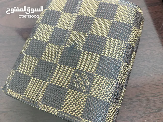بوك LV بحاله جيده بدون مرفقات