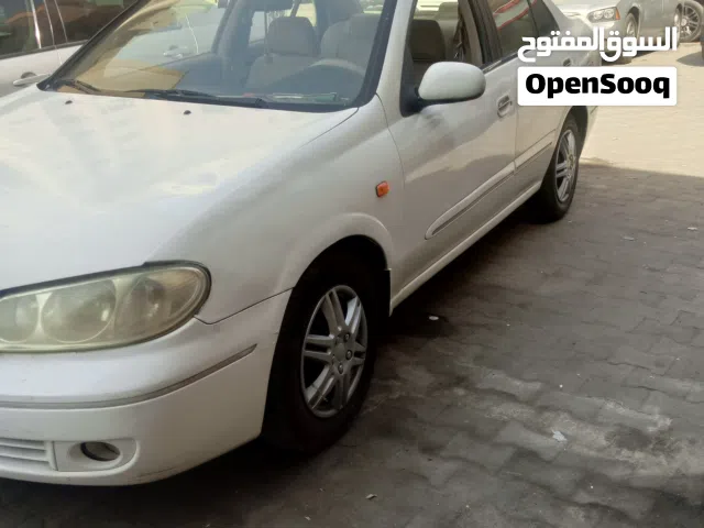 2005 نيسان صني SL