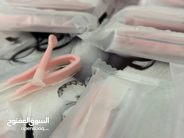 ملقط العدسـات اللاصقـة