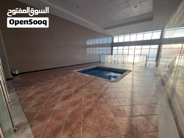 غرفتين وصالة -2 حمام ـجيم ـمسبح فاخر ـباركينج مجانى ـخزائن بالحائط