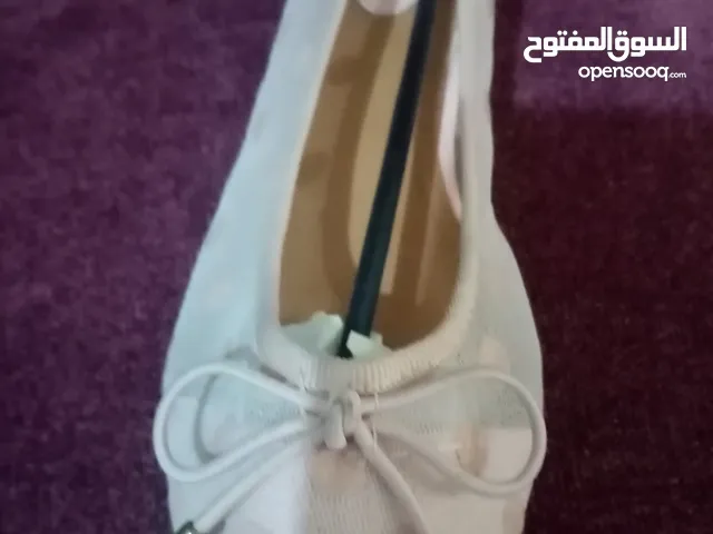 Beige With Heels in Zarqa