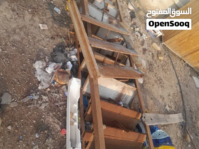 درج حديد مستعمل الطول 4 أمتار