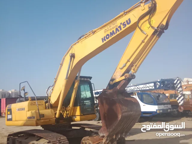 للبيع حفاره كوماتسو 2016 داش 8 عدد ساعات العمل 5000 Komatsu excavator 2016
