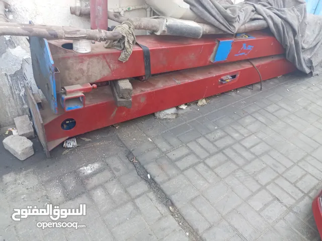 جاكات رفع سيارات جاهزه لتركيب داخل كراجات عدد 3