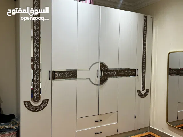 خزانة ستة أبواب