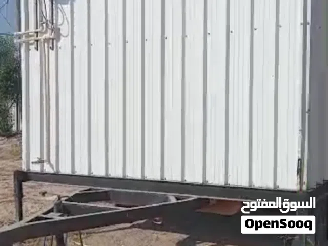 كرفان مرافق مؤلف من حمامين اعزكم الله مع سخان شبه جديد