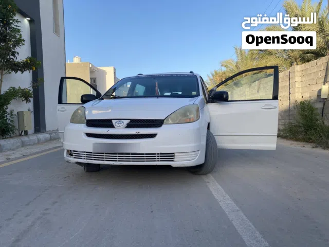 2004 تويوتا سيينا LE