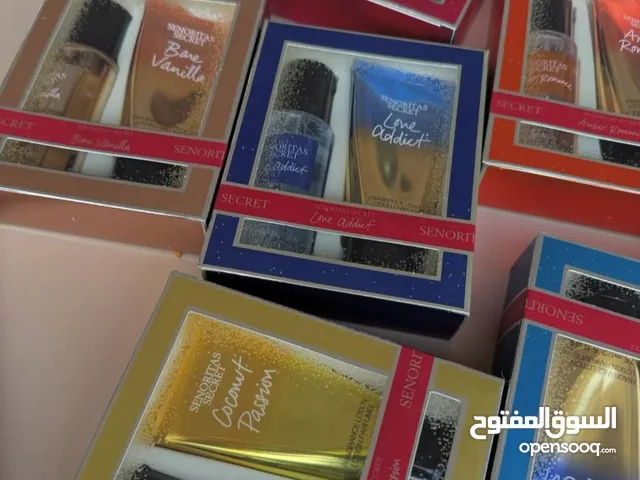 بكج من فكتوريا سكرت  سبلاش ومرطيب للجسم  بعطر يدوم طول اليوم دون الحاجه لاستخدام عطر