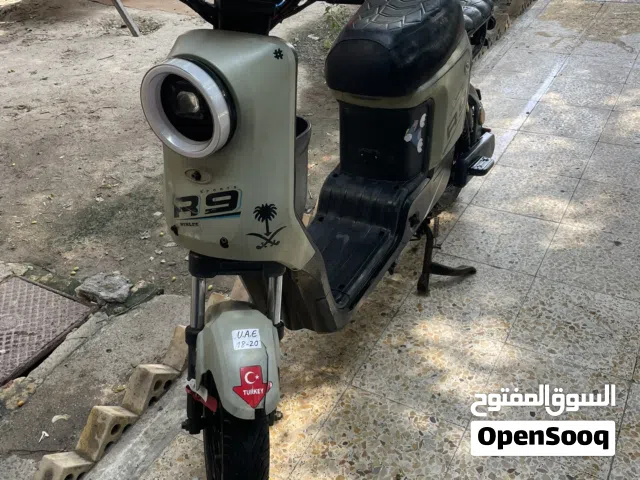 دراجه ار 9 R9 مستعمله اخت حديده موديل 2025 بطاريات 32