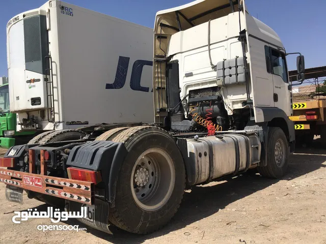Tractor Unit Man 2003 in Muscat