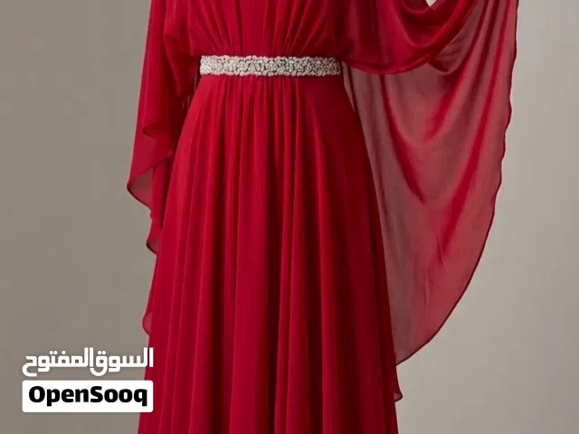 فستان سهرة أحمر طويل شيفون بتصميم ملكي وأكمام واسعة