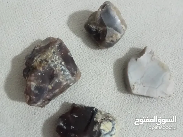 احجار مضيئه احجار كريمه