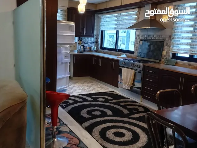 150 m2 3 Bedrooms Apartments for Rent in Amman Medina Street