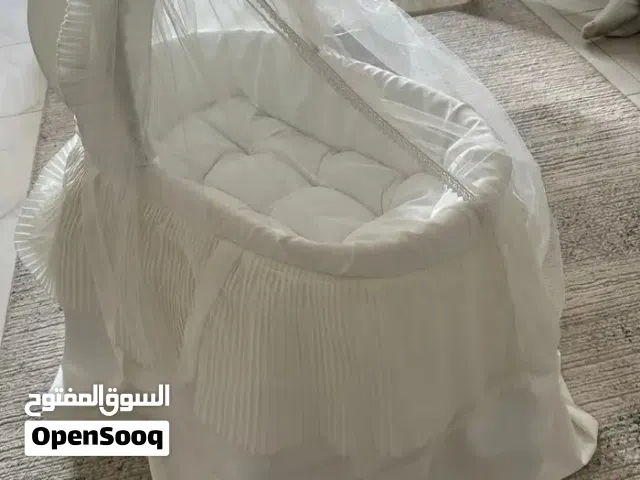 سرير استقبال مولود