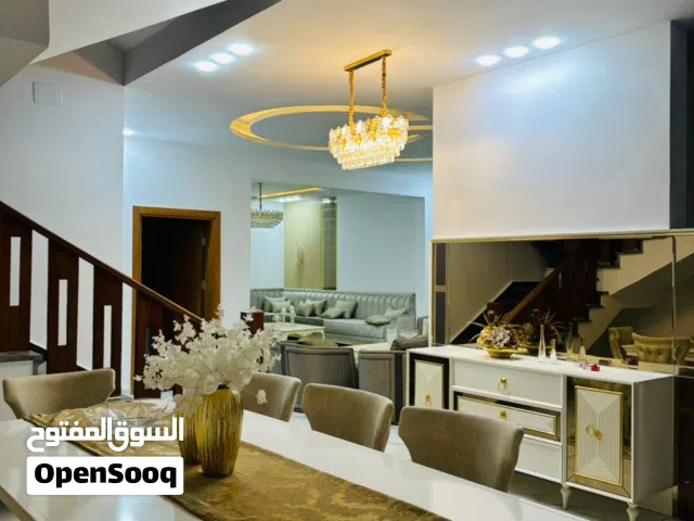 منزل دورين للبيع بالأثات عين زارة