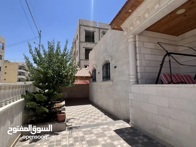 375 m2 4 Bedrooms Villa for Sale in Zarqa Iskan Al Batrawi