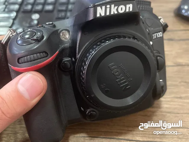 كاميرا نيكون 7100
