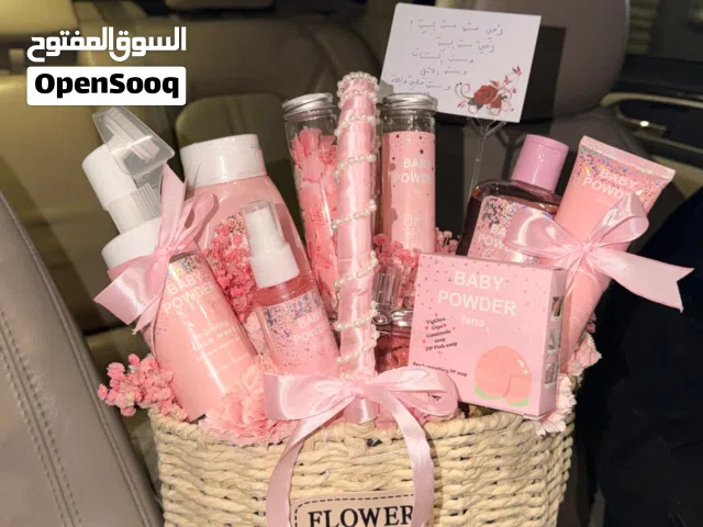 أُمي وإن طالَ الزمانُ حبيبتي ورفيقتي في الحُزنِ والضحكاتِ