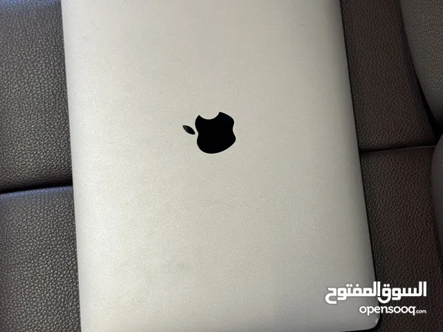 MacBook Air m2 13’3 مشحون 13 شحنة