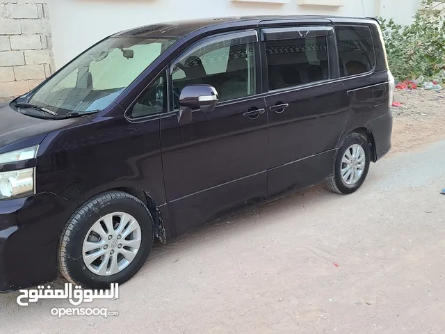 Toyota Voxy Voxy S-Z in Aden