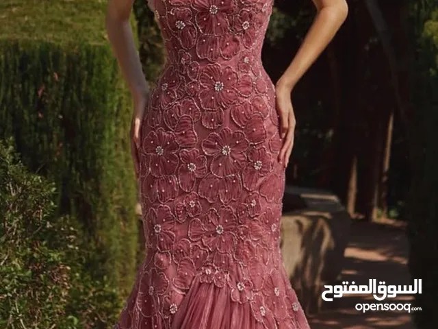 فستان سهرة مميز للبيع
