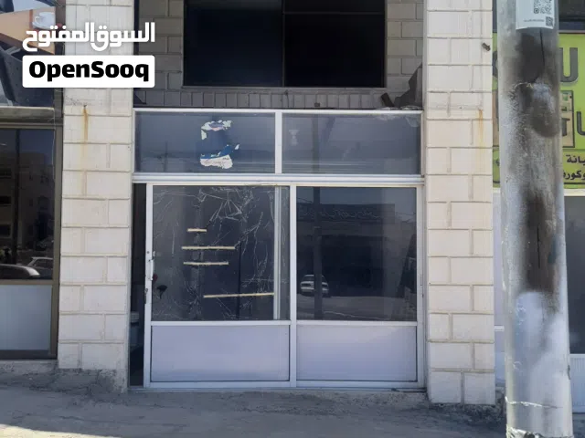 مخزن مع سده نظام طابق مع  داخلي وحمامعمق 15م عرض 3.25