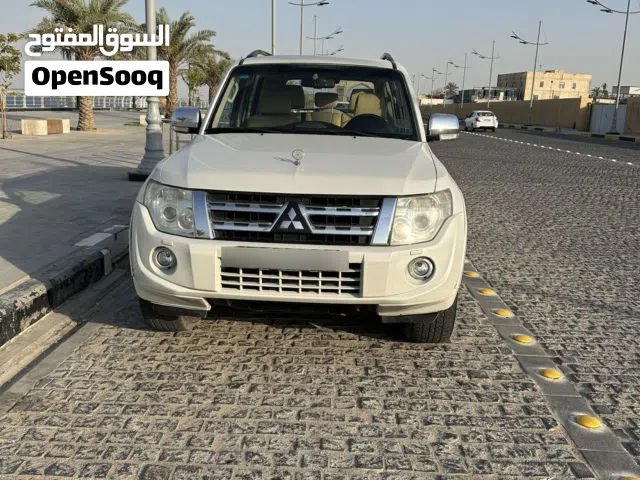 2014 ميتسوبيشي باجيرو GLS