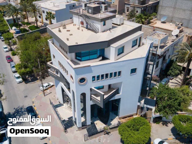مبني تجاري في جزيرة القادسية للبيع