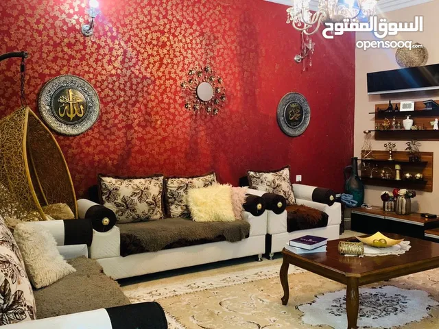 مبني تجاري بين شارع عشرين وشارع الفاتح