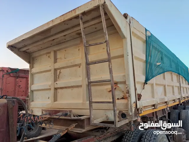 Tipper Iveco 2004 in Gharyan